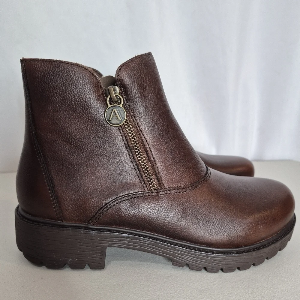 Alegria Rorie Leather Ankle Bootie - Size 9